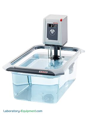 CORIO™ C Open Heating Bath Circulators include a liquid temperature control/pump unit and a transparent polycarbonate, open-bath tank | 2541-06 displayed